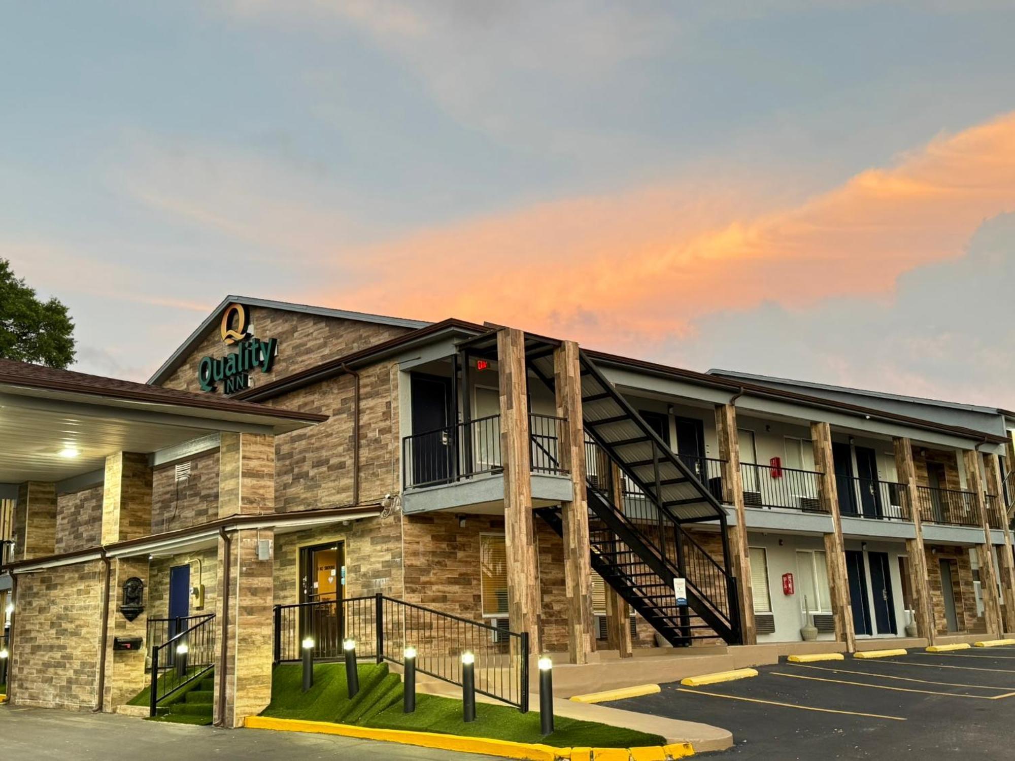 Quality Hotel Crestview